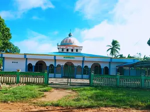 Masjid Miftahul Khoir Kumbe