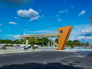 Fábio Paracat Square