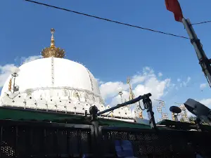 Madar Gate
