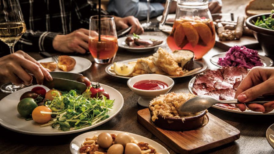 THE PUBLIC RED AKASAKA