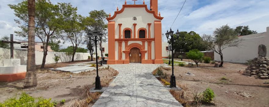 Plaza de armas de Zuazua