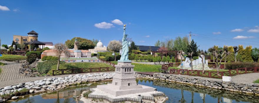 ŚWIAT MARZEŃ INWAŁD | Park Miniatur | Lunapark