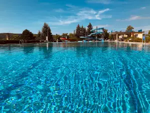 Terassenschwimmbad Nebra