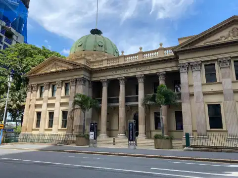 Hotels near Customs House