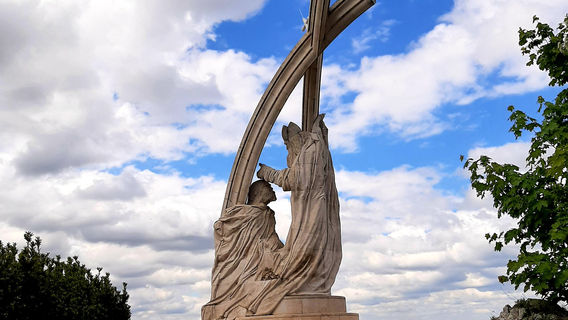 Statue of King Saint Stephen