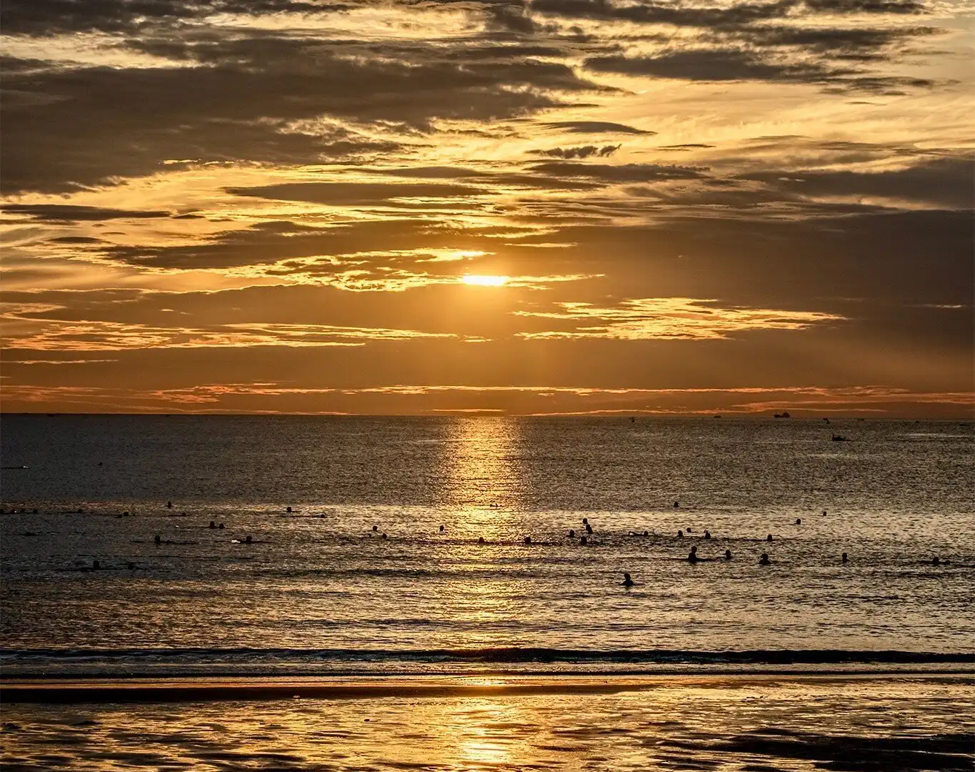 Hotels near Cua Lo Beach