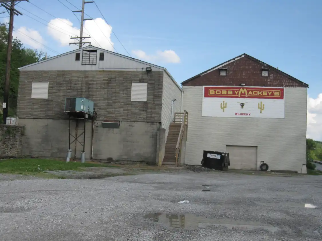 Hotels near Bobby Mackey's