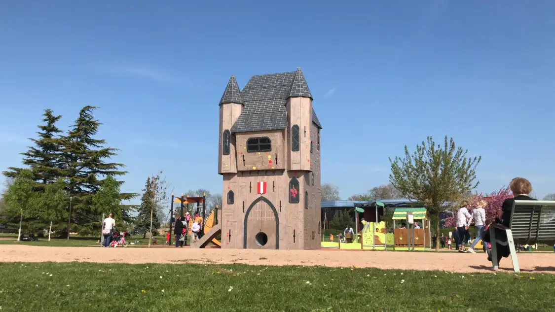 Các khách sạn gần Parc Marcel Dassault
