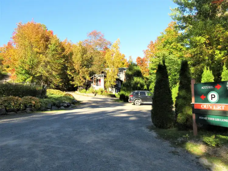 Hôtels à : Neuville