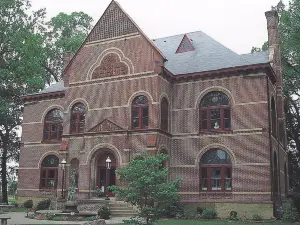 Cairo Public Library