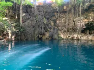 Cenote Yaal Utzil