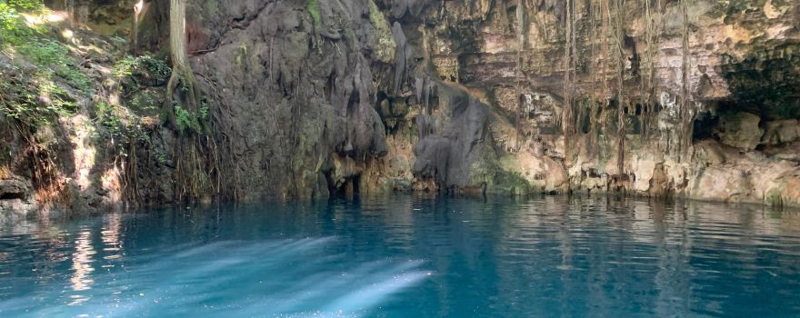 Cenote Yaal Utzil