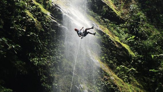 Maquique Adventure Canyoning and Rafting