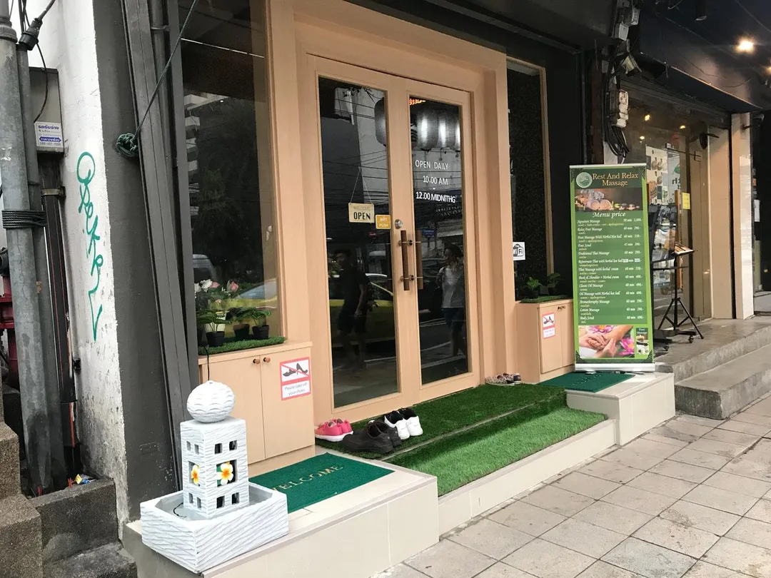 1_Rest And Relax Massage