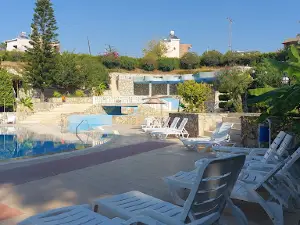 Yalıkent pool