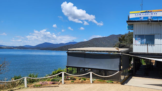 Goughs Bay Boat Club