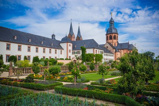 Compare 5 airports near Seligenstadt