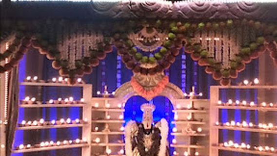Shri Venkateshwara Aalayam, Eau-Coulee