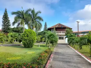 San Esteban Central Park