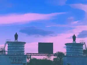 Alun-Alun ITHO, Barong Tongkok