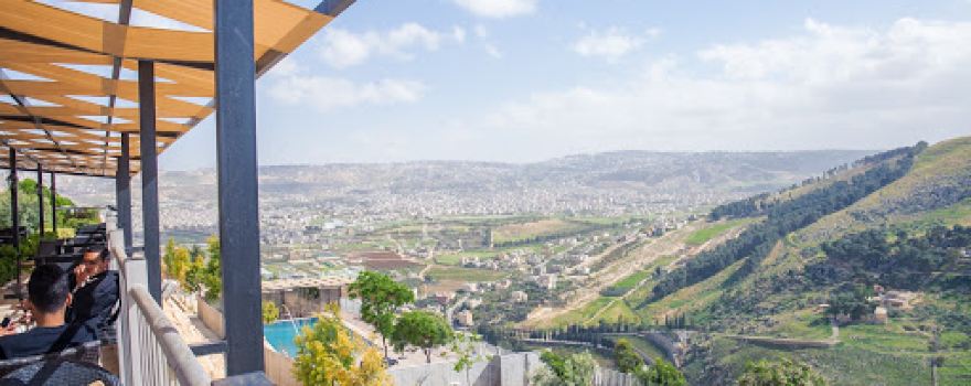 Sindyan Resort & Restaurant منتجع ومطاعم السنديان