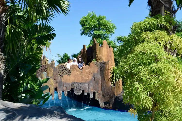 Hotel dekat Tiket Kapal Karimunjawa