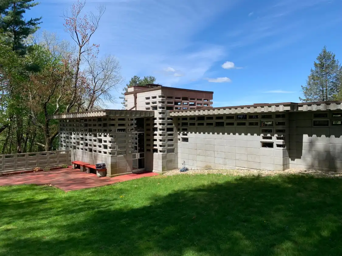 Hotels near Currier Museum of Art