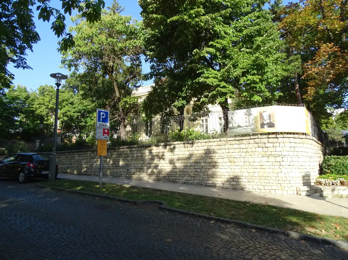 Hotels near Jokai Mor Memorial House