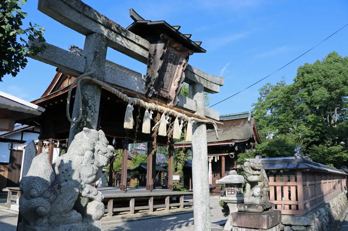 Hotels near Ryosha Shrine