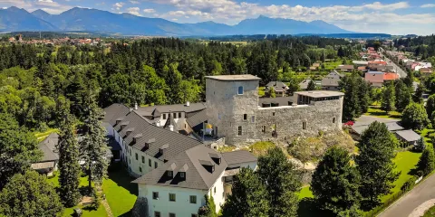 Hrad a Ka?tie? Liptovsky Hrádok