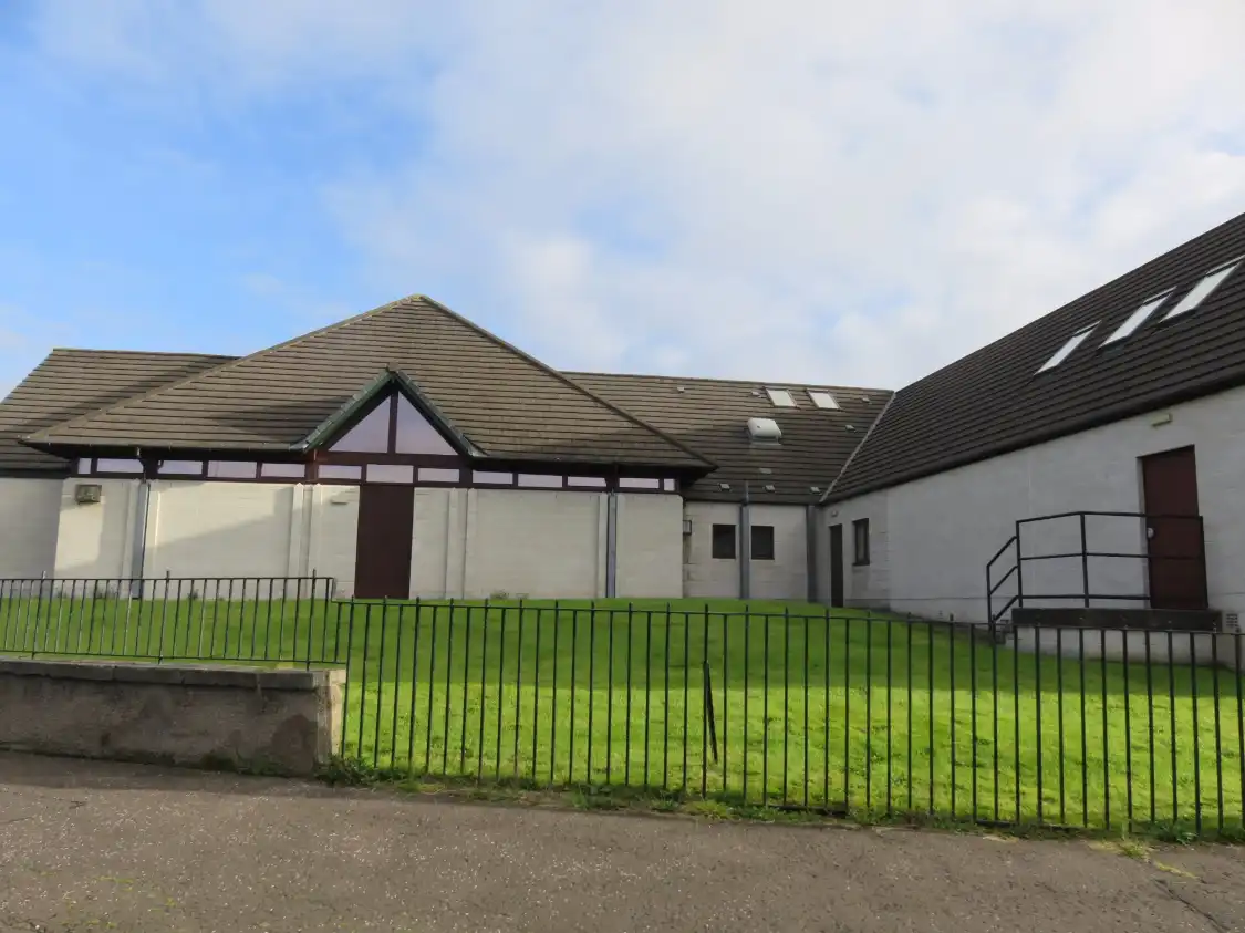 Hotels near St Ninians