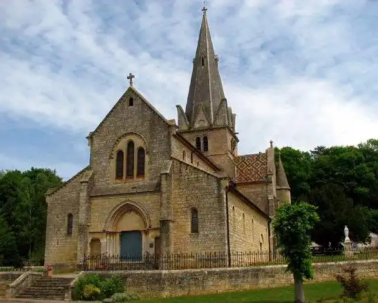 Hotels in Beaujeu-Saint-Vallier-et-Pierrejux