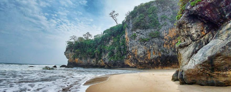 Pantai Goa Langir