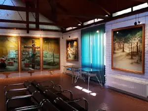 Galerija naivne umjetnosti i Park skulptura galerije Hlebine