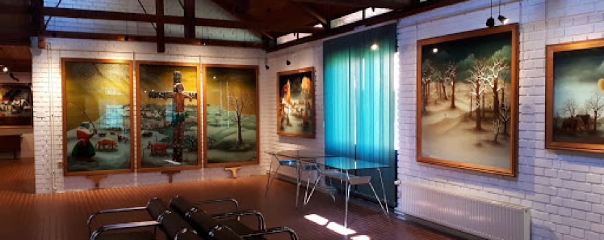 Galerija naivne umjetnosti i Park skulptura galerije Hlebine