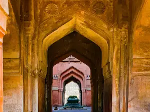 Chaurasi Gumbad