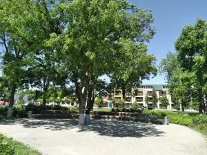 Park Imeni Khuseyna Ben Talala