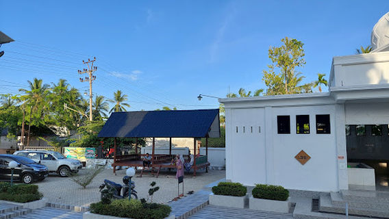 Masjid Raya Baitul Yakin Aluebu Tuha