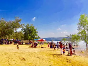 หาดชมตะวัน