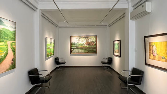 Eight Gallery