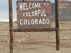 Welcome to colorful Colorado sign