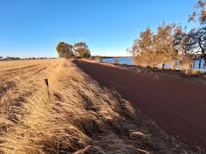 Lake Ewlyamartup campground