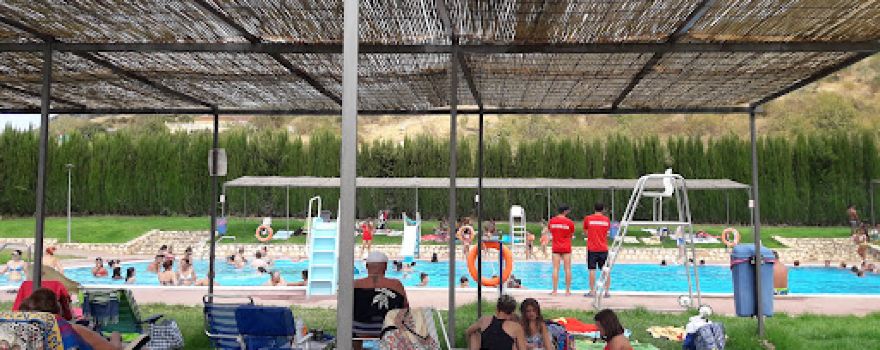 Piscina municipal Cuevas de San Marcos