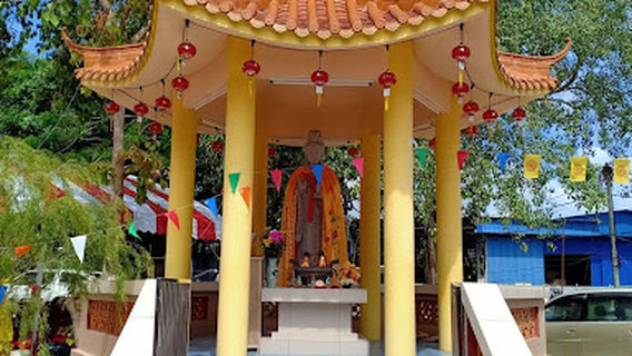 Wat Pa Mee Nam NeranJara