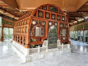 Shrine of Abu Anees Muhammad Barkat Ali RA - Camp Darul Ehsan