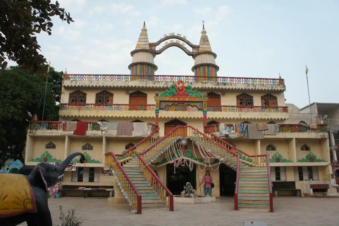 Hotels near Shadani Darbar