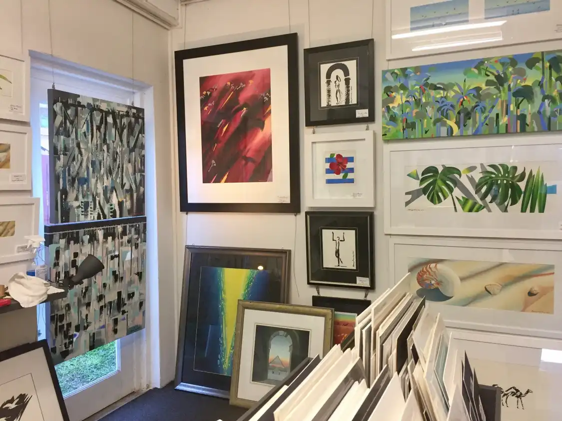Hotels near Ashleigh Manley Studio Gallery