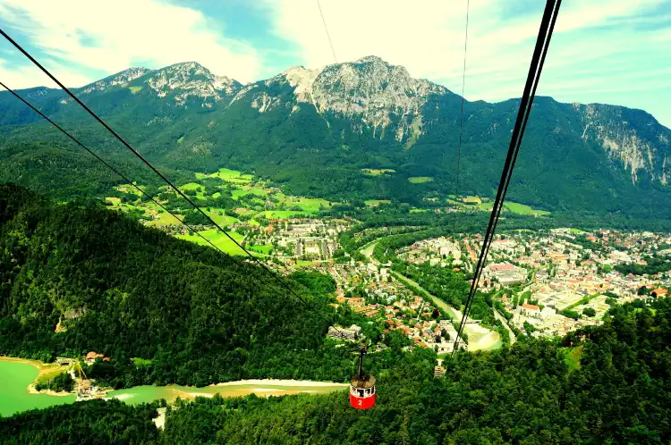 Hotels near Predigtstuhlbahn