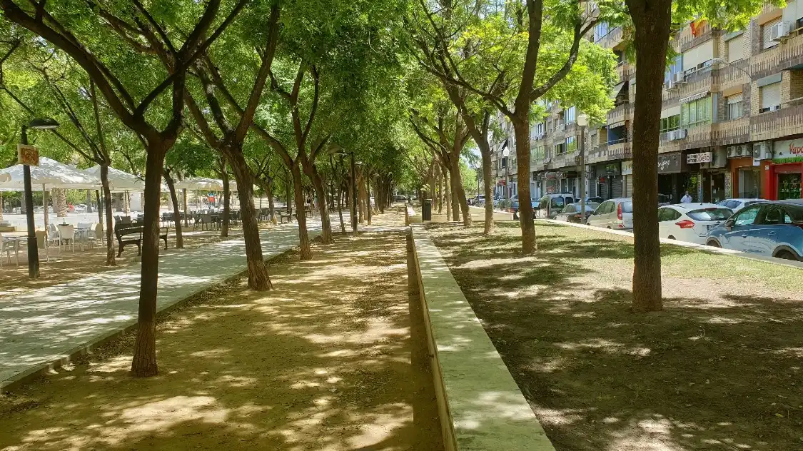 Отели рядом с достопримечательностью «Plaza de la Vina»