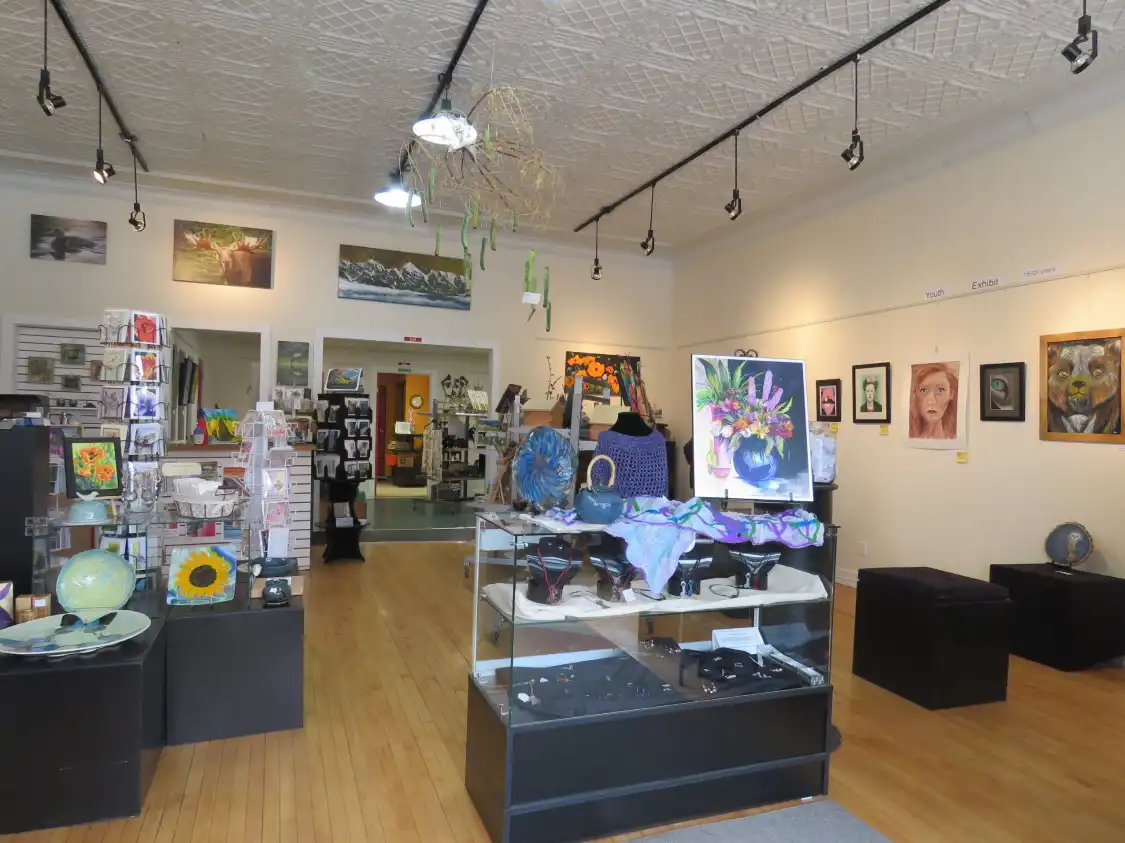 Hotels near Cranbrook & District Arts Council